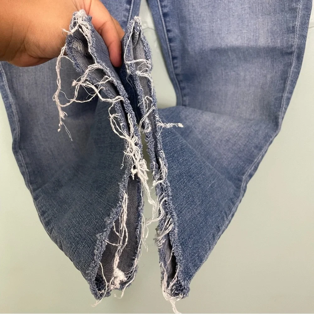 Mother The Weekender Fray Wash I Wet My Plants Blue Size 33 Distressed‎ Hem